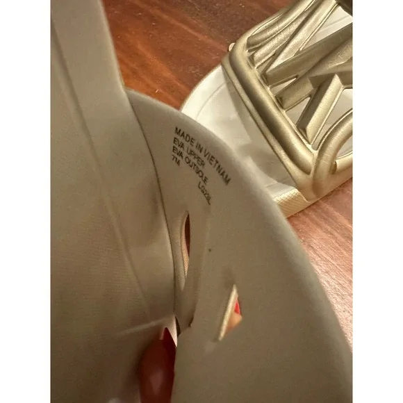 Michael Kors MK Gold White Slide Sandals Womens Size 7M EVA Upper Outsole L022L - Picture 6 of 7